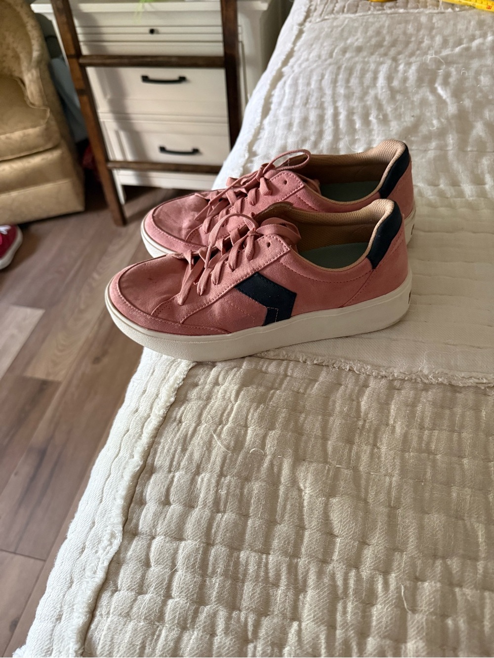 Dr. Scholl's Pink Sneakers - Picture 2 of 7